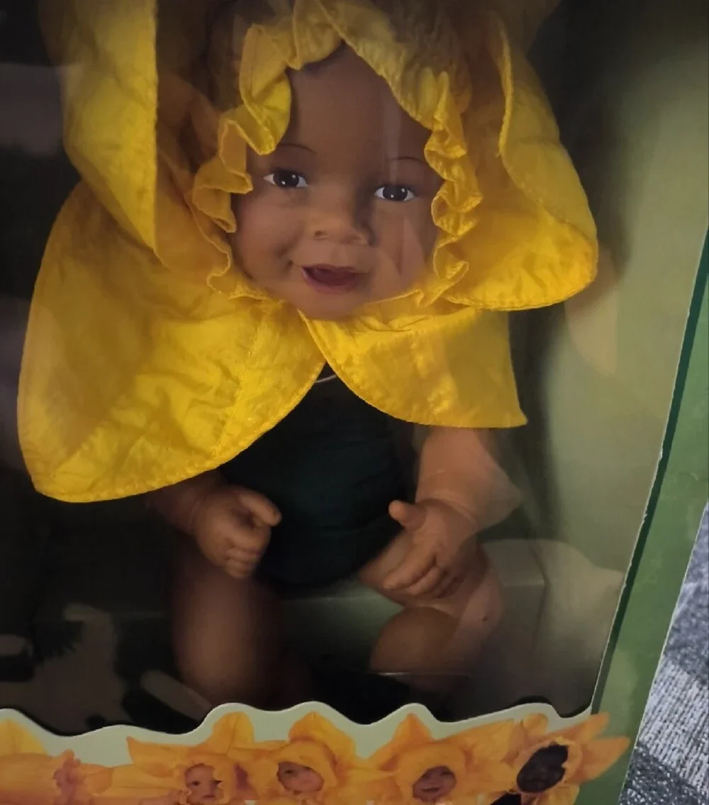 Anne Geddes Baby Daffodils Doll - Yellow / Dark Skinned